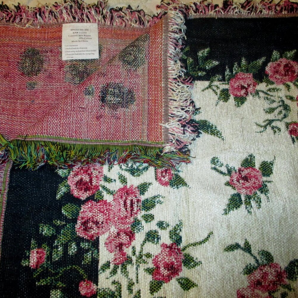 Weaved Rose Throw